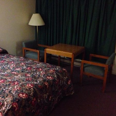 Super 9 Motel Albion Bagian luar foto