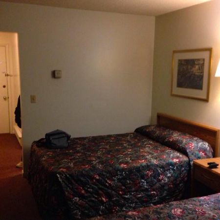 Super 9 Motel Albion Bagian luar foto